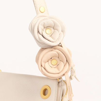 Vince Floral Charm | Calla Lily White/Brushed Gold